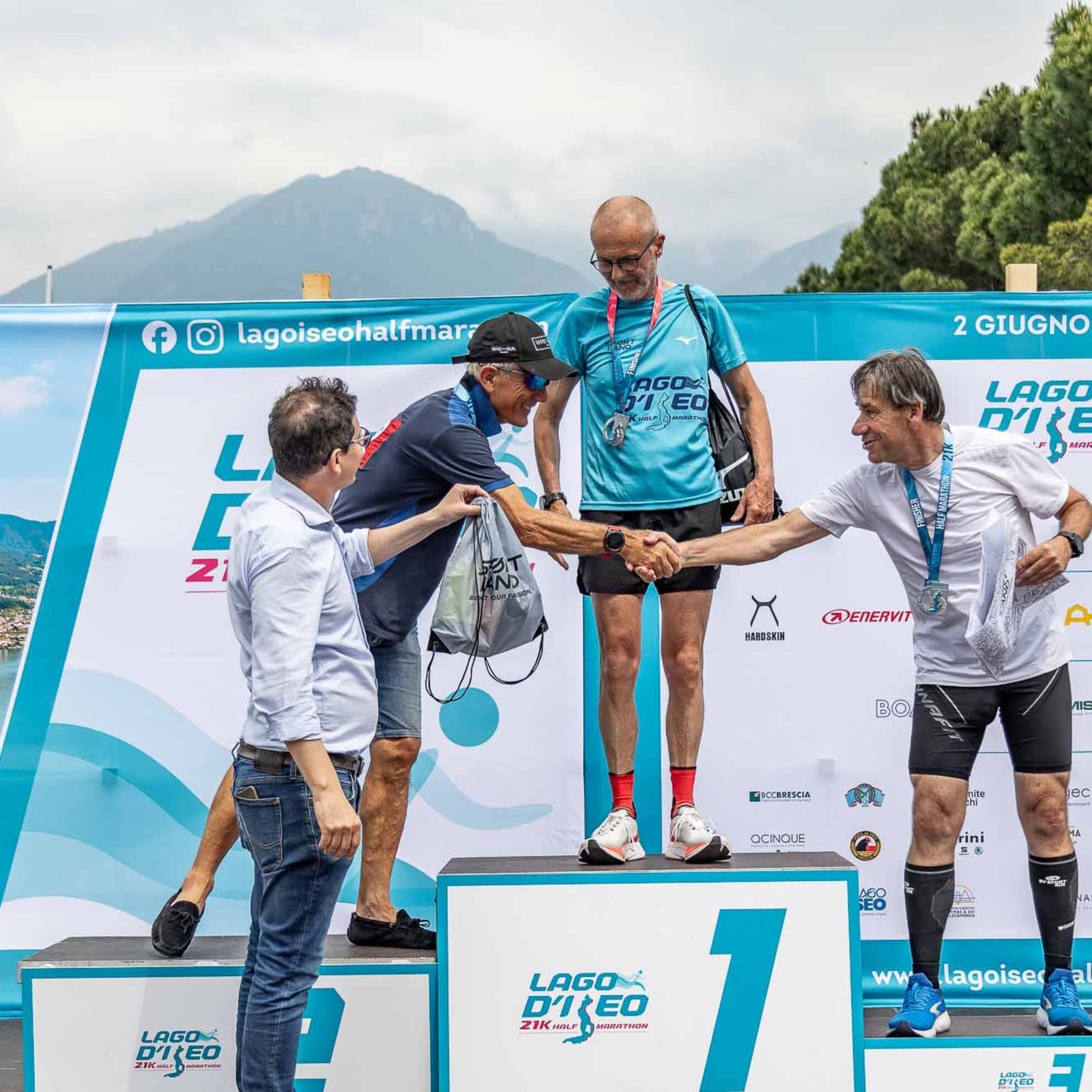 premiazioni-lago-iseo-half-marathon-202559
